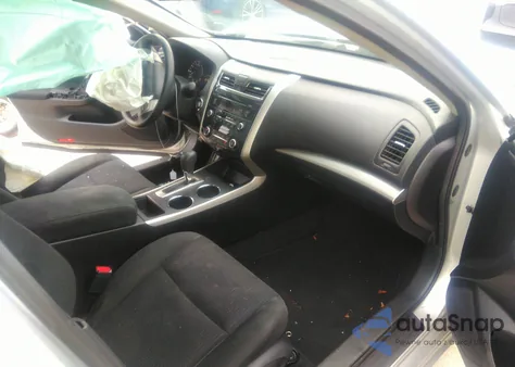 2015 Nissan Altima 2.5 S z USA, uszkodzony, nr VIN 1N4AL3APXFC199791